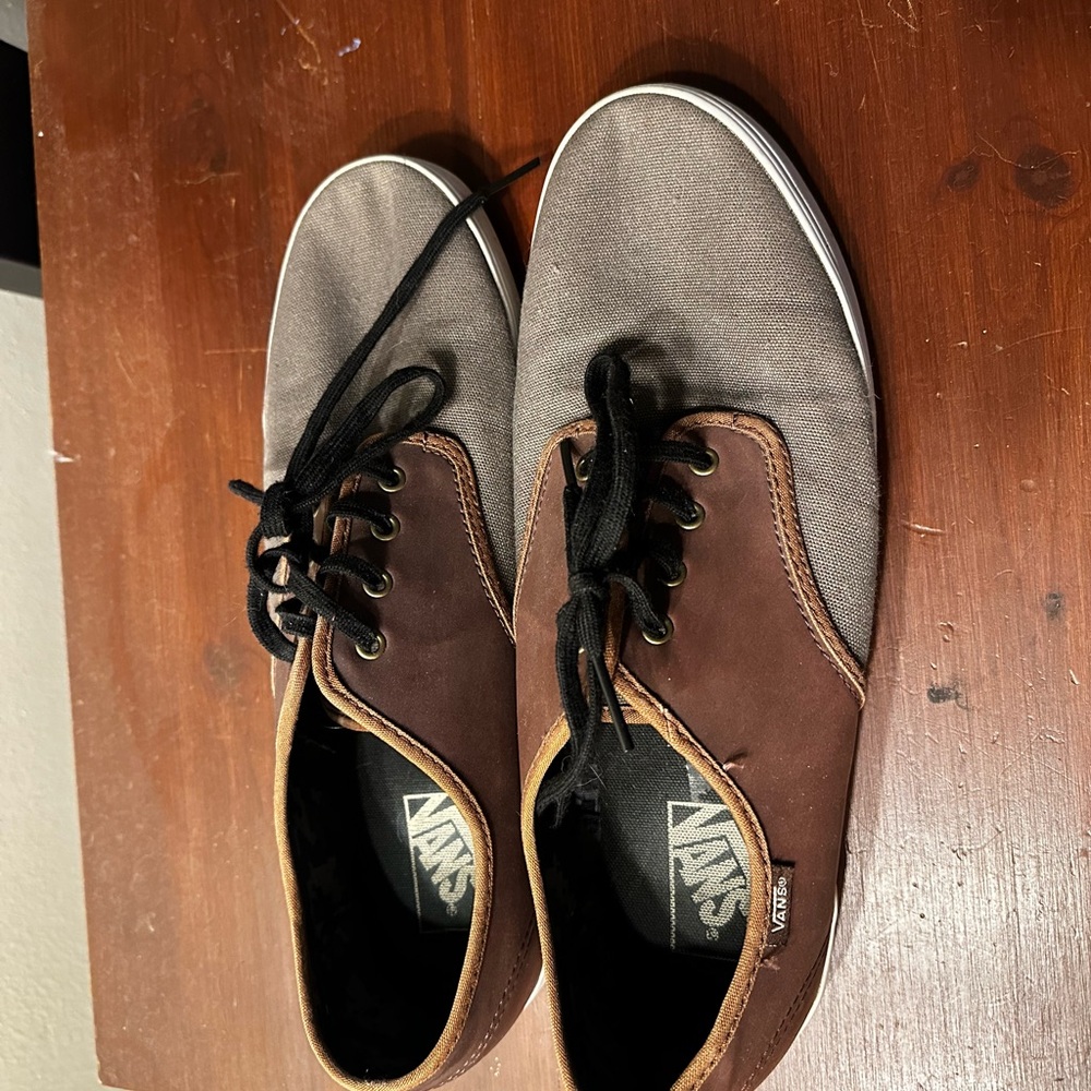 Vans Ludlow Sneakers in leather and grey